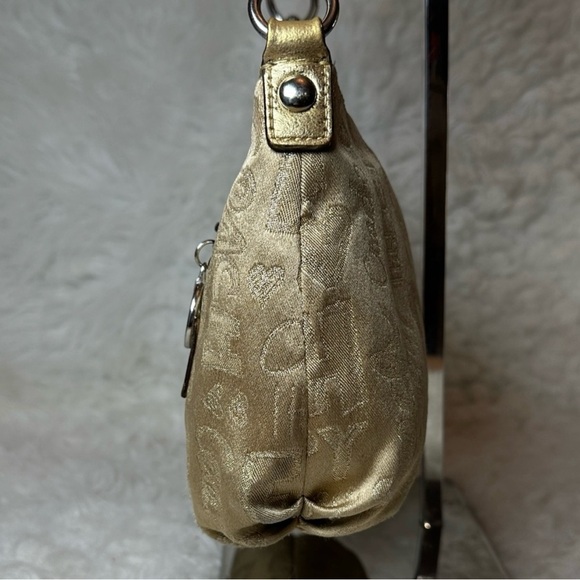 Coach Poppy Storypatch - Picture 6 of 16